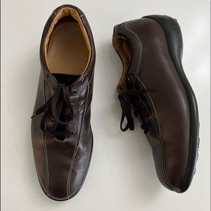 Tod's Brown Leather Casual Sneakers Lace-Up Design